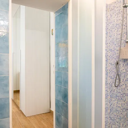 Il Mare Dalla Terrazza Apartment *